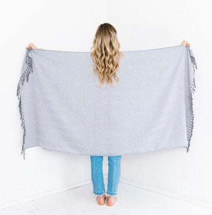 The Swell Towel - Grey/ White